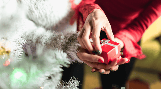 christmas jewelry guide, gift giving for holidays for kids and adults